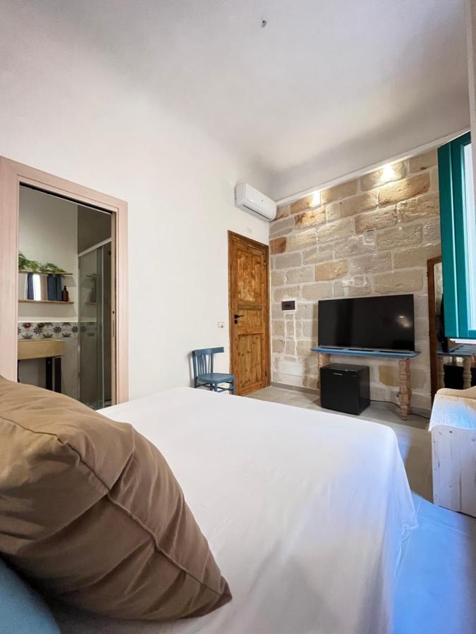 I Mori - Rooms & Apartment Трапани Екстериор снимка